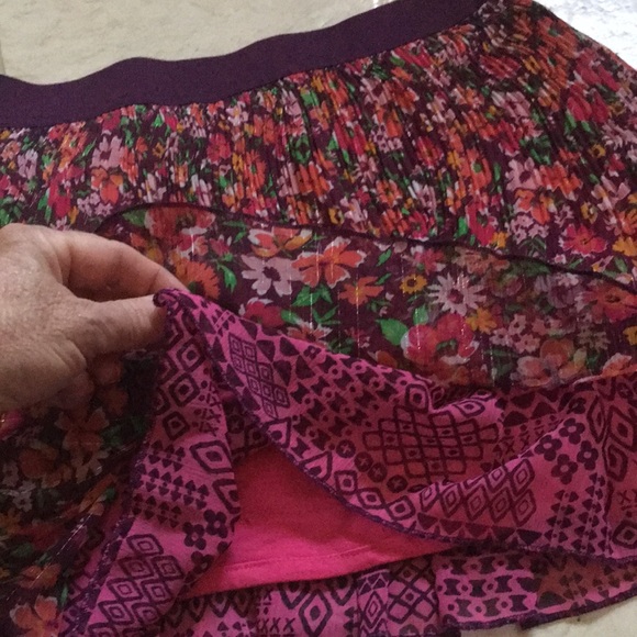 Pair of Aeropostale fall skirts - Picture 5 of 7